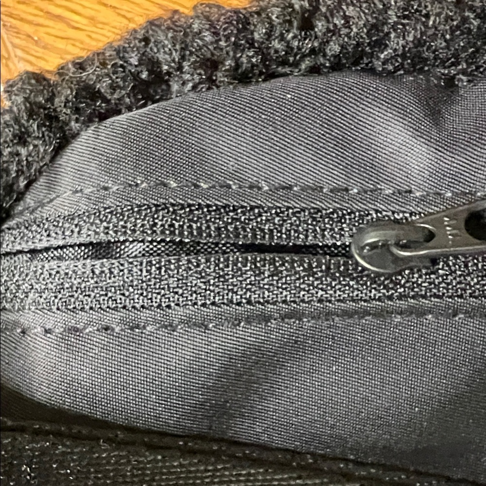 Lole Black Sherpa Mini Belt Bag NWOT - Picture 4 of 12